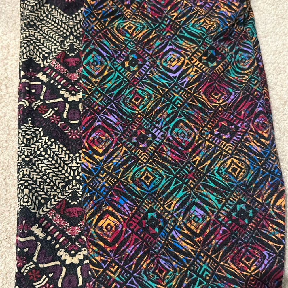 2 pairs colorful Lularoe leggings OS